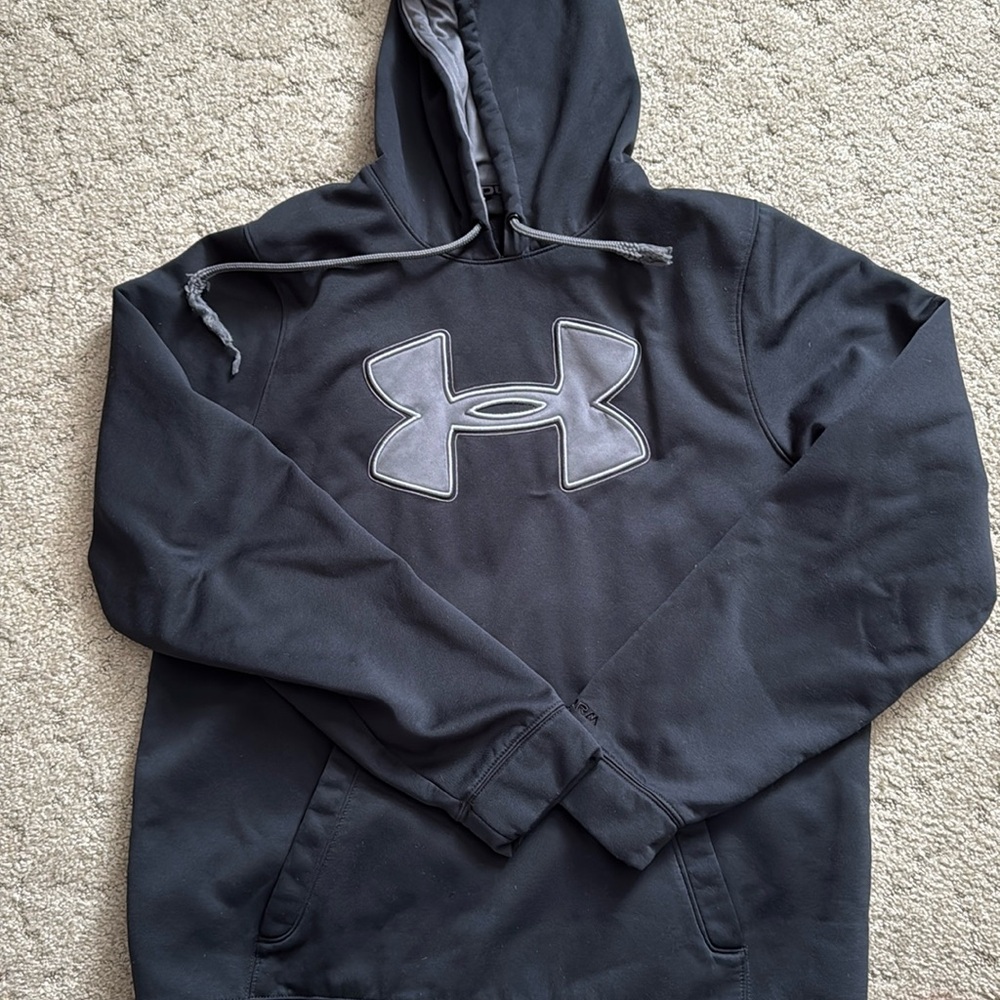 Men’s UA sweatshirt